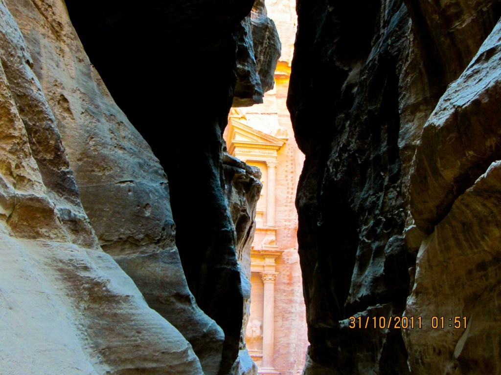 the end of the siq-- a glimpse of the treasure